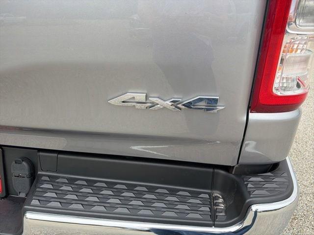 2022 Ram 1500 Big Horn Crew Cab 4x4 5'7" Box