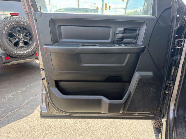 2019 Ram 1500 Classic Express Quad Cab 4x4 6'4" Box