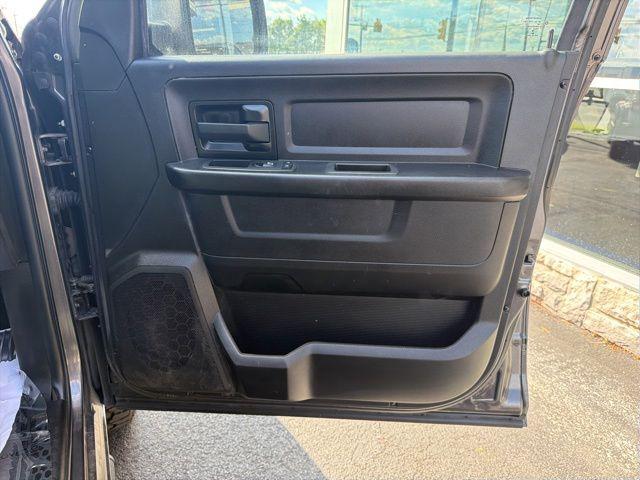 2019 Ram 1500 Classic Express Quad Cab 4x4 6'4" Box