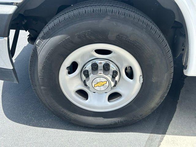 2024 Chevrolet Express Passenger RWD 3500 Extended Wheelbase LT