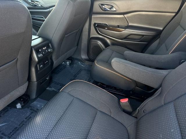 2023 GMC Acadia AWD AT4