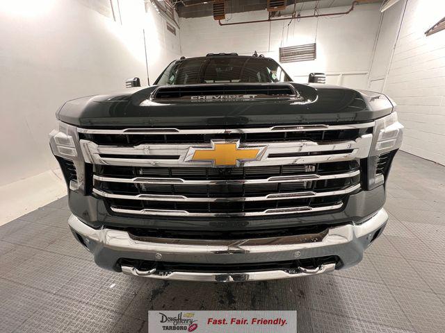 2026 Chevrolet Silverado 3500HD Crew Cab, Long Bed, LTZ Dual Rear Wheel, RWD