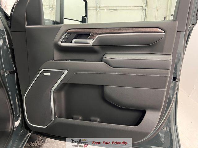 2026 Chevrolet Silverado 3500HD Crew Cab, Long Bed, LTZ Dual Rear Wheel, RWD