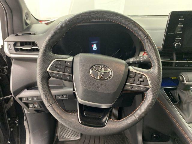 2023 Toyota Sienna XSE - Photo 17