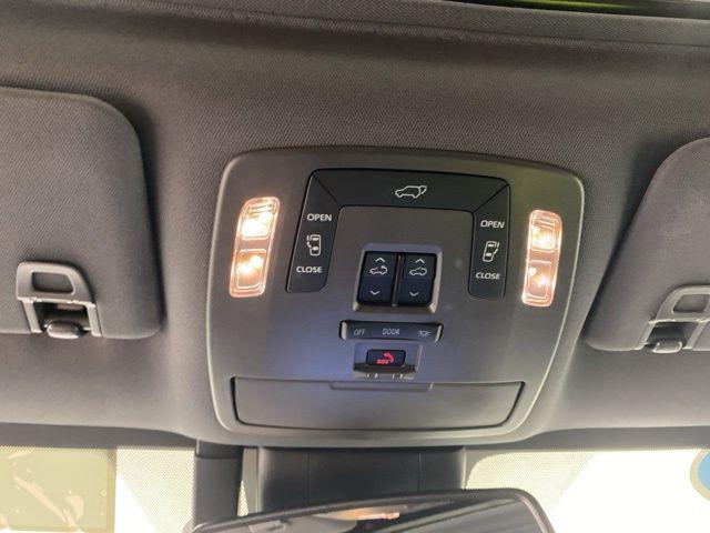 2023 Toyota Sienna XSE - Photo 26