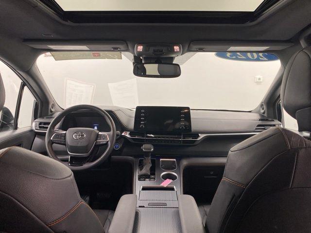 2023 Toyota Sienna XSE - Photo 37