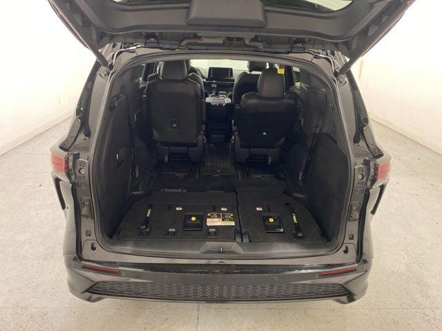 2023 Toyota Sienna XSE - Photo 39