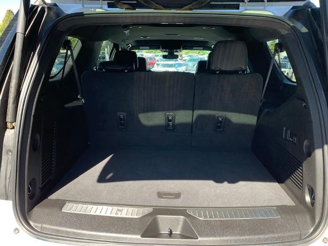 2022 Chevrolet Suburban 4WD RST