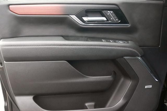 2025 GMC Yukon 4WD Denali