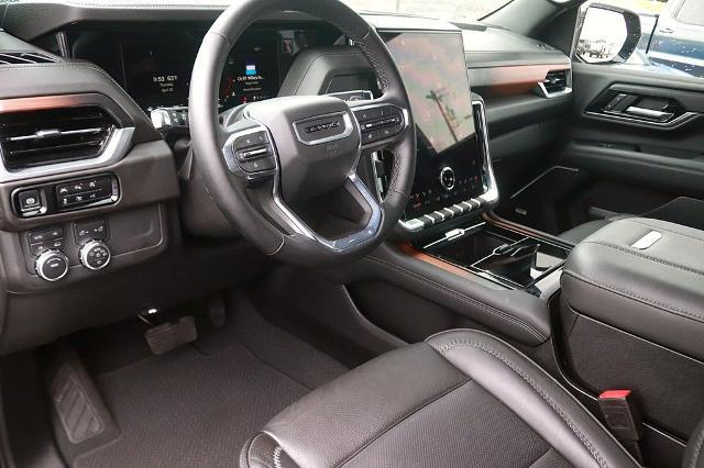 2025 GMC Yukon 4WD Denali
