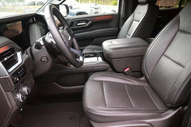 2025 GMC Yukon 4WD Denali