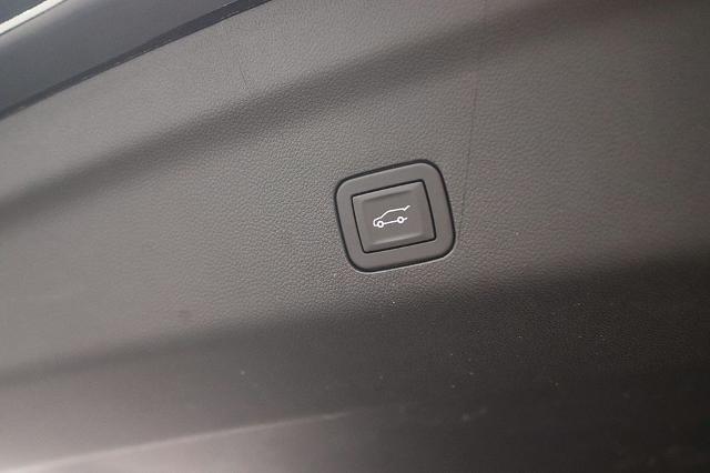 2025 GMC Yukon 4WD Denali