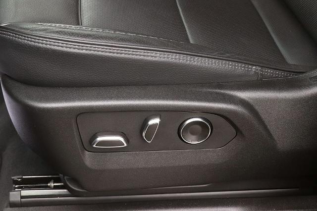 2025 GMC Yukon 4WD Denali