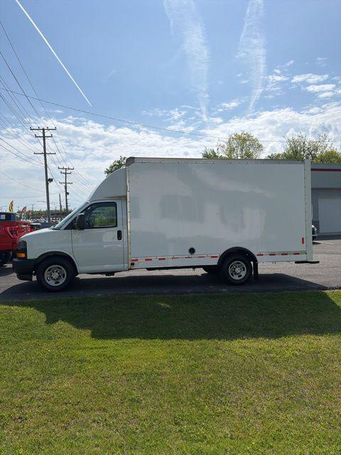 2022 Chevrolet Express Cutaway Work Van