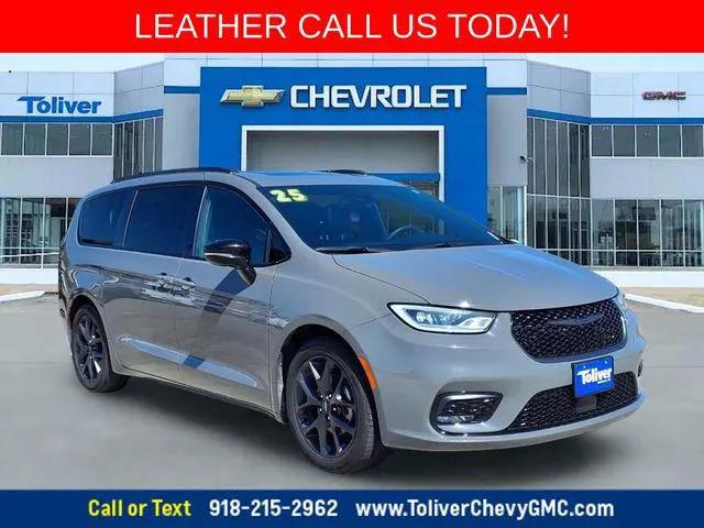 2025 Chrysler Pacifica Limited for sale in McAlester, OK