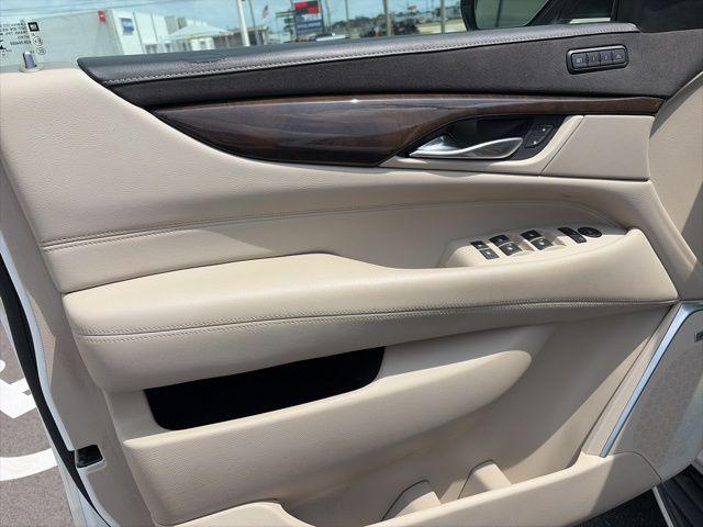 2018 Cadillac Escalade Luxury