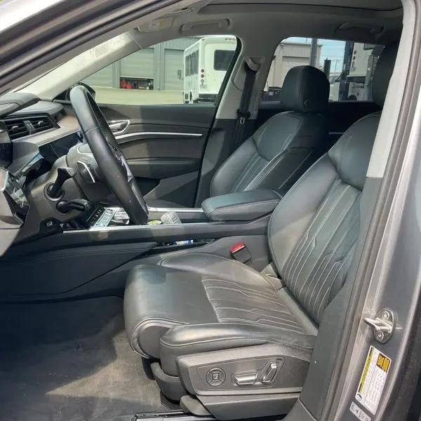 2019 Audi e-tron Premium Plus