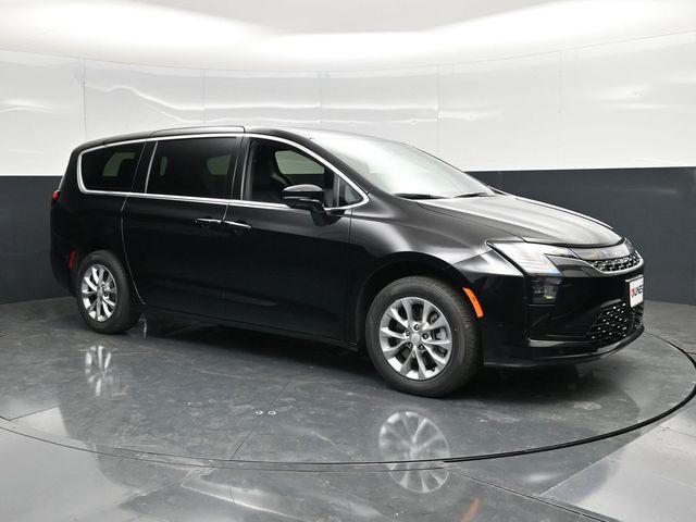 2027 Chrysler Pacifica PACIFICA SELECT AWD