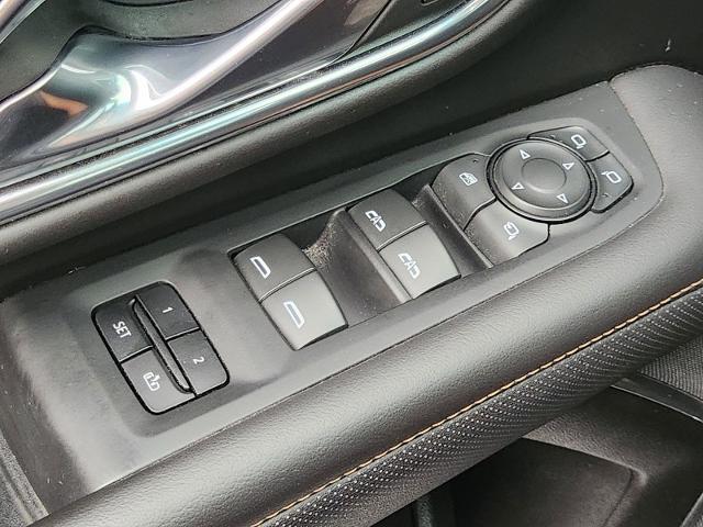 2023 GMC Yukon 4WD AT4