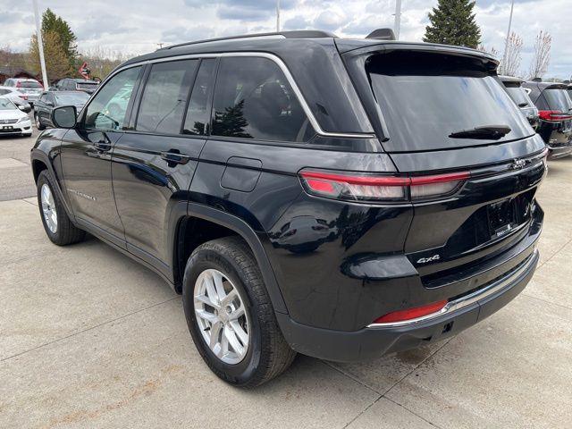 2023 Jeep Grand Cherokee Laredo 4x4