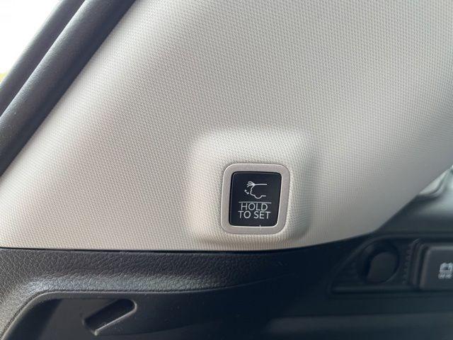 2023 Jeep Grand Cherokee Laredo 4x4