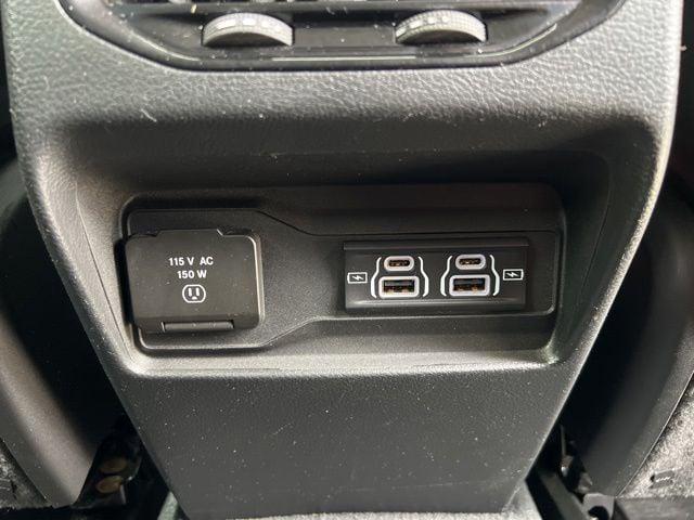 2023 Jeep Grand Cherokee Laredo 4x4