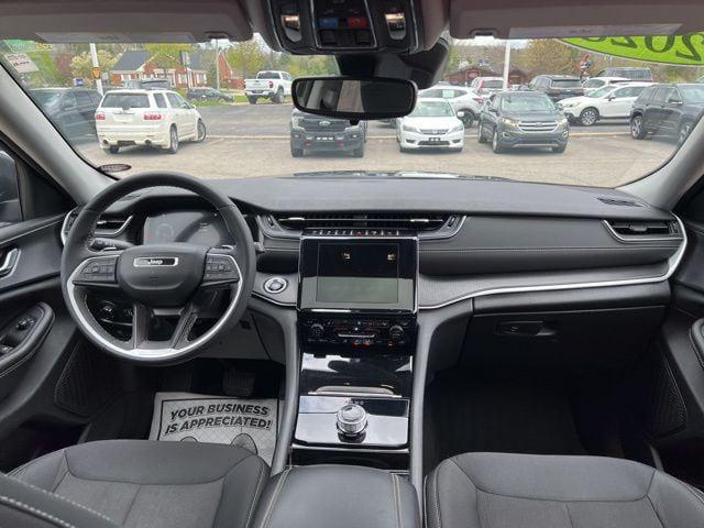2023 Jeep Grand Cherokee Laredo 4x4
