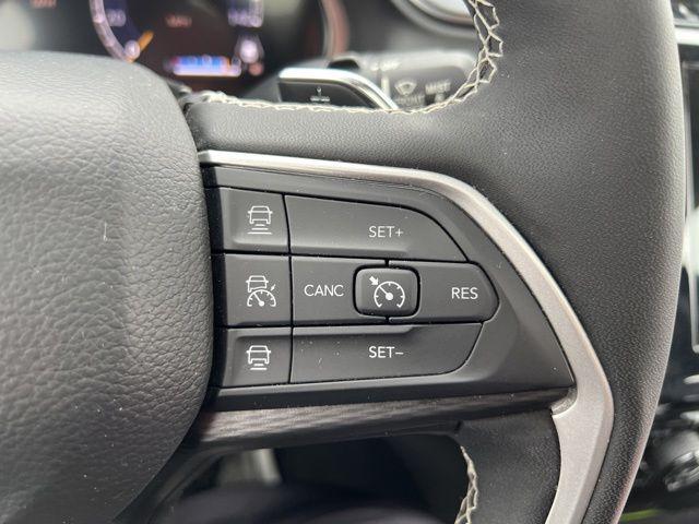 2023 Jeep Grand Cherokee Laredo 4x4