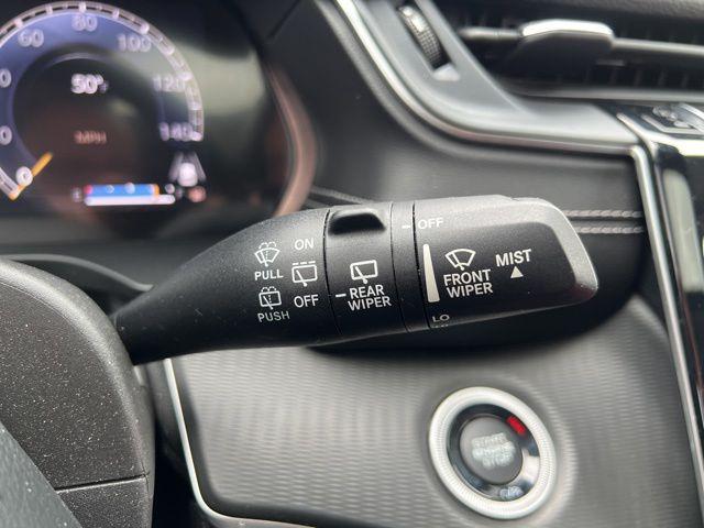 2023 Jeep Grand Cherokee Laredo 4x4