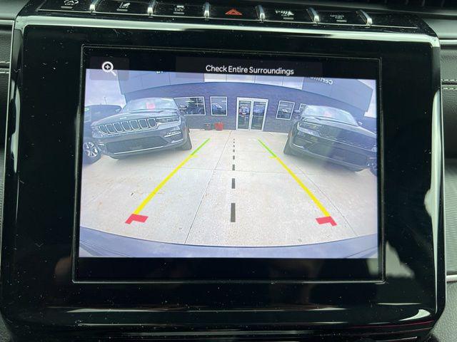 2023 Jeep Grand Cherokee Laredo 4x4
