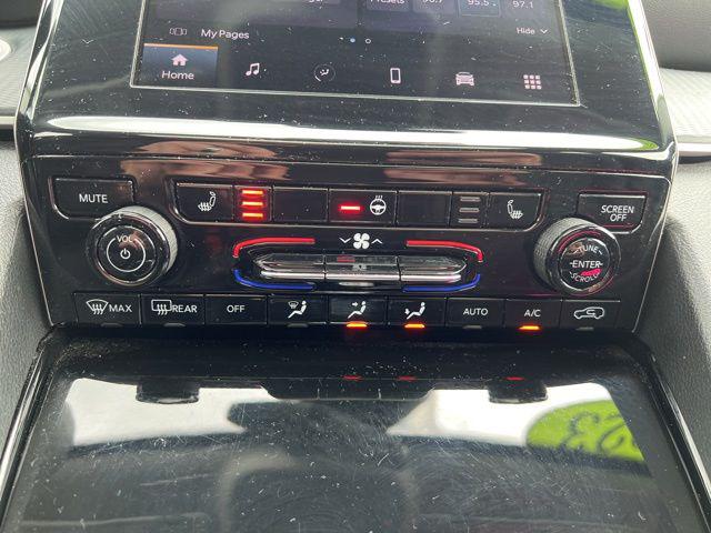 2023 Jeep Grand Cherokee Laredo 4x4