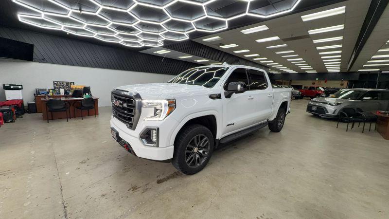 2022 GMC Sierra 1500 Limited 4WD Crew Cab Short Box AT4