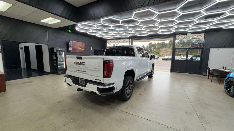 2022 GMC Sierra 1500 Limited 4WD Crew Cab Short Box AT4