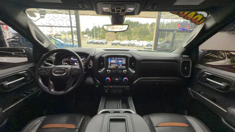 2022 GMC Sierra 1500 Limited 4WD Crew Cab Short Box AT4