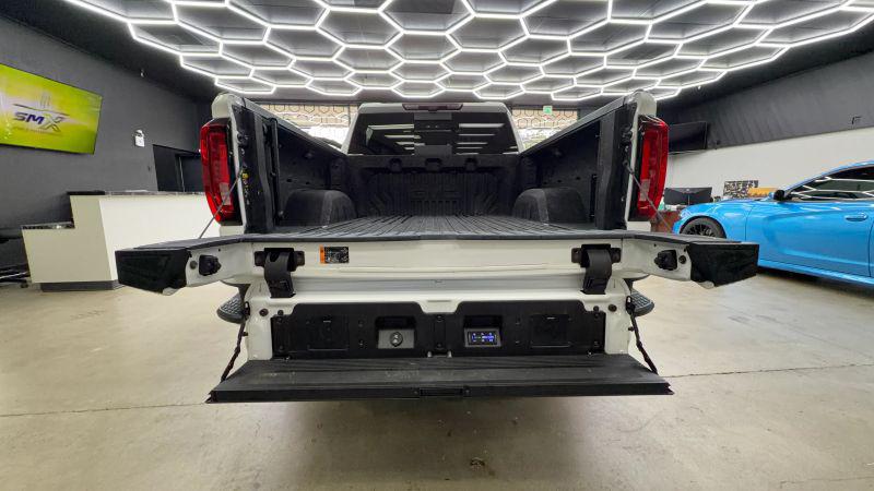 2022 GMC Sierra 1500 Limited 4WD Crew Cab Short Box AT4