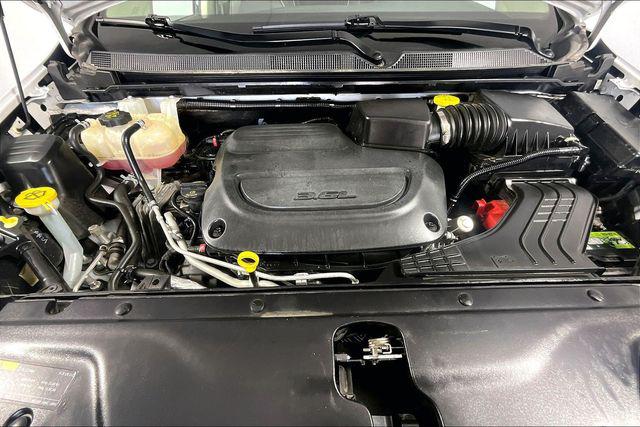 Used 2023 Chrysler Pacifica Limited For Sale in Millington, TN