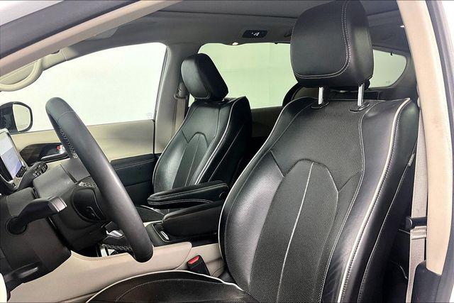 Used 2023 Chrysler Pacifica Limited For Sale in Millington, TN
