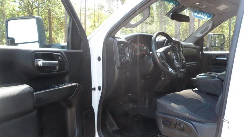 2023 Chevrolet Silverado 2500HD 4WD Crew Cab Standard Bed Custom