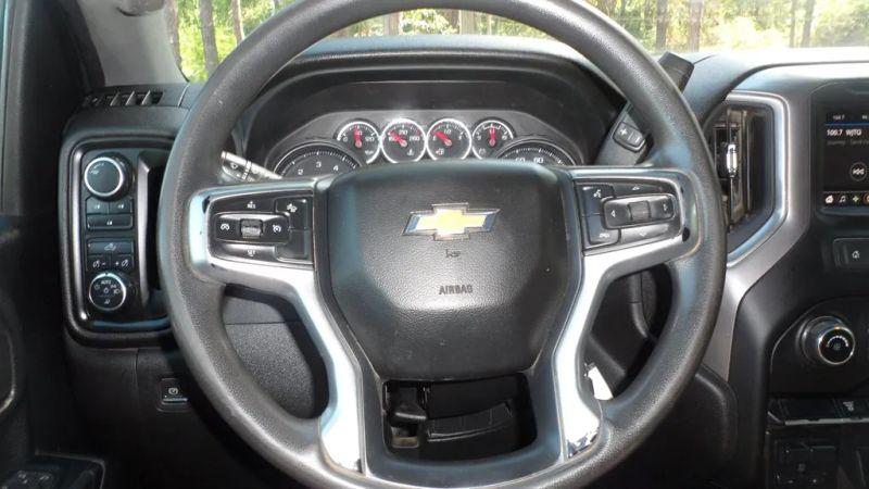 2023 Chevrolet Silverado 2500HD 4WD Crew Cab Standard Bed Custom