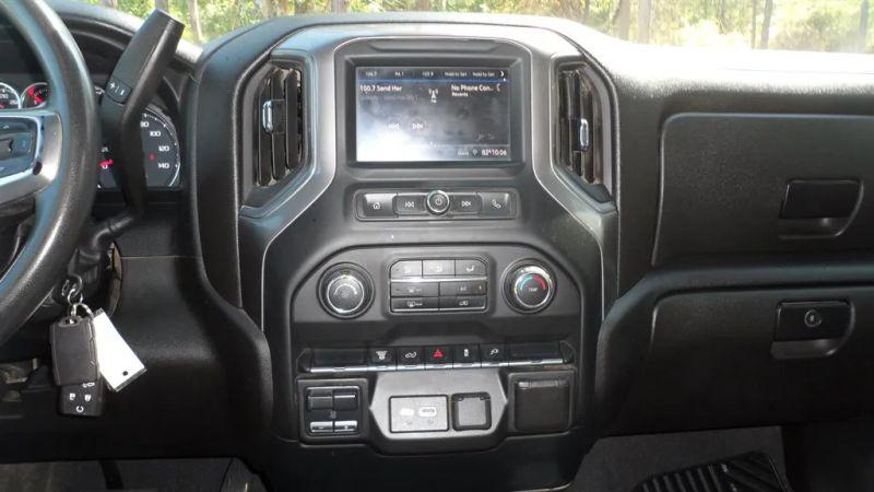 2023 Chevrolet Silverado 2500HD 4WD Crew Cab Standard Bed Custom