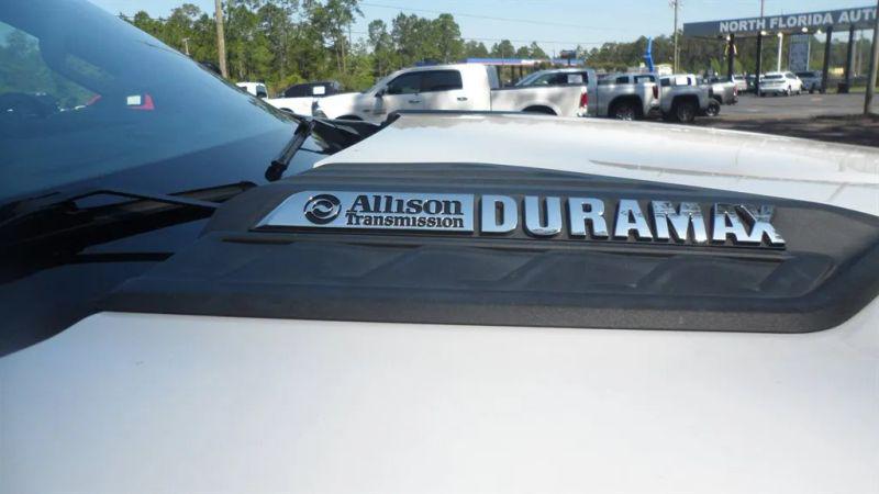 2023 Chevrolet Silverado 2500HD 4WD Crew Cab Standard Bed Custom