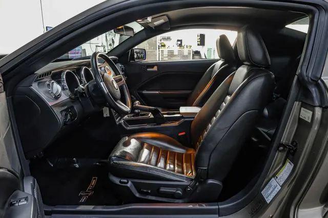 2005 Ford Mustang GT Deluxe