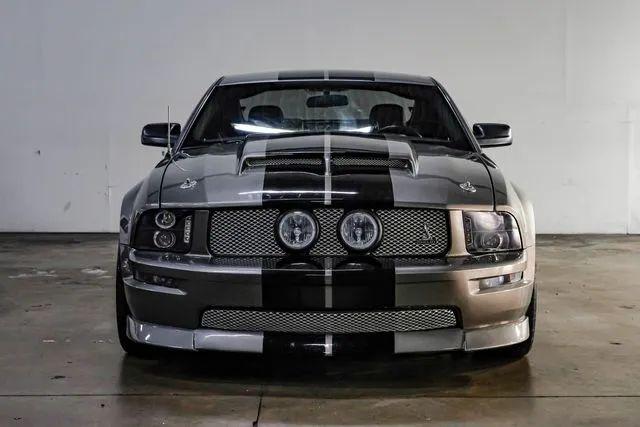 2005 Ford Mustang GT Deluxe