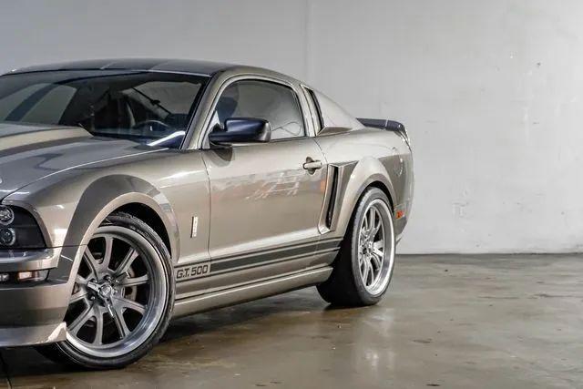 2005 Ford Mustang GT Deluxe