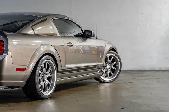 2005 Ford Mustang GT Deluxe