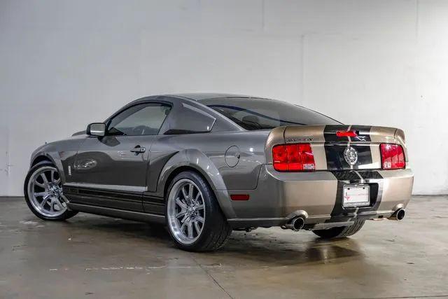 2005 Ford Mustang GT Deluxe