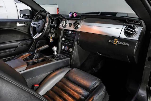 2005 Ford Mustang GT Deluxe
