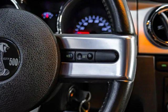 2005 Ford Mustang GT Deluxe