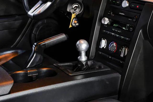 2005 Ford Mustang GT Deluxe