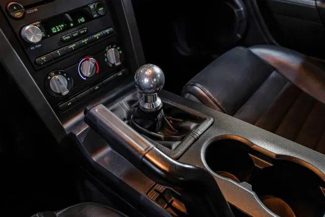 2005 Ford Mustang GT Deluxe